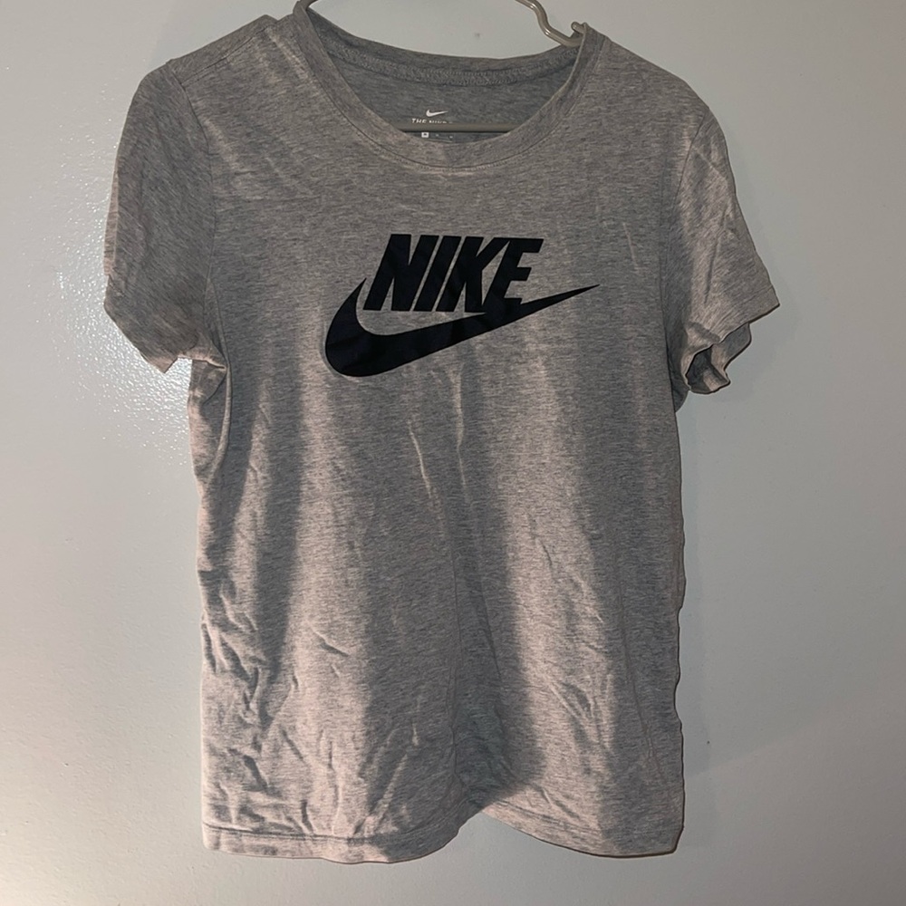 Youth medium Nike tee